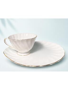 Royal Tuscan 1970s Set Of 12 Dover Bone China White Gold Cups Plates In Cases
